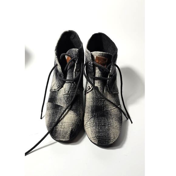 Toms Desert Gray Plaid Lace Up Ankle Wedge Heel Ankle Boots Size 9 - Picture 2 of 6
